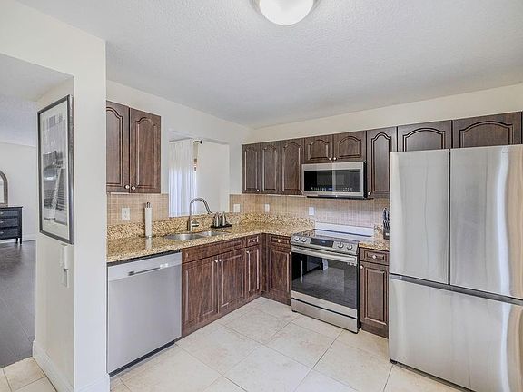 2nd image of 6245 SW 47th Manor #101