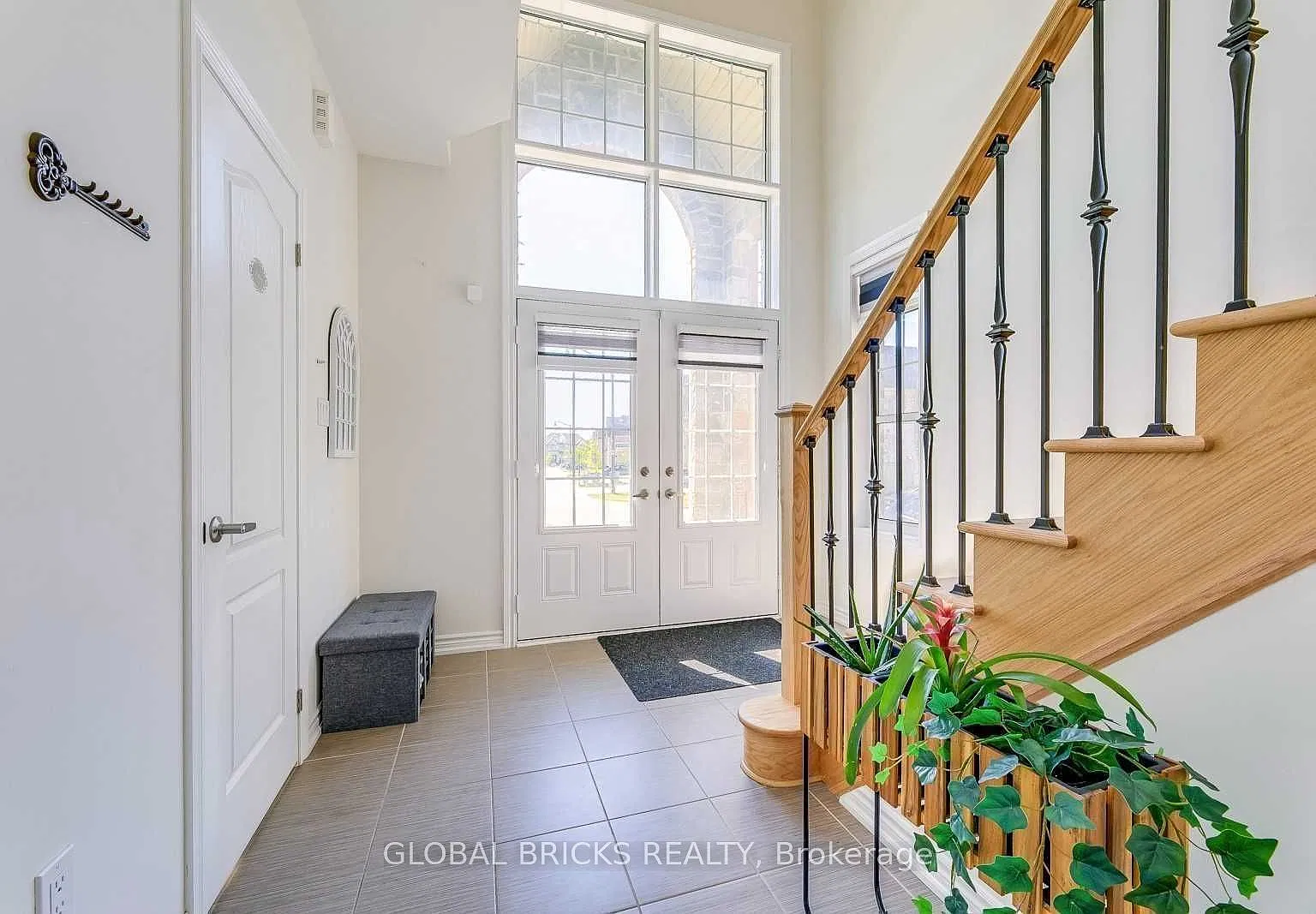4 bed, $2,999 — Photo 3