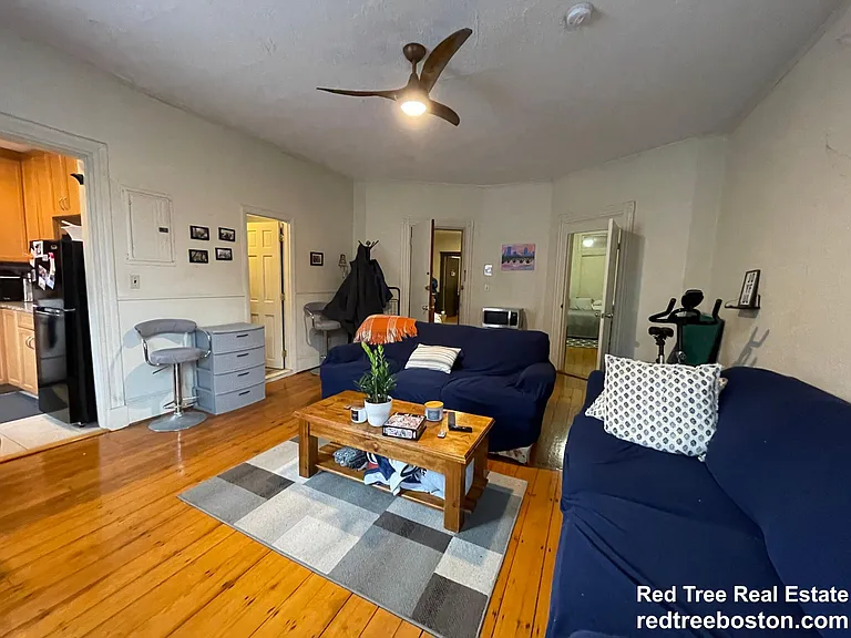 914 Beacon St #2 — Photo 5