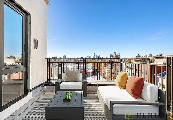 2nd image of 28 Richardson St #4A