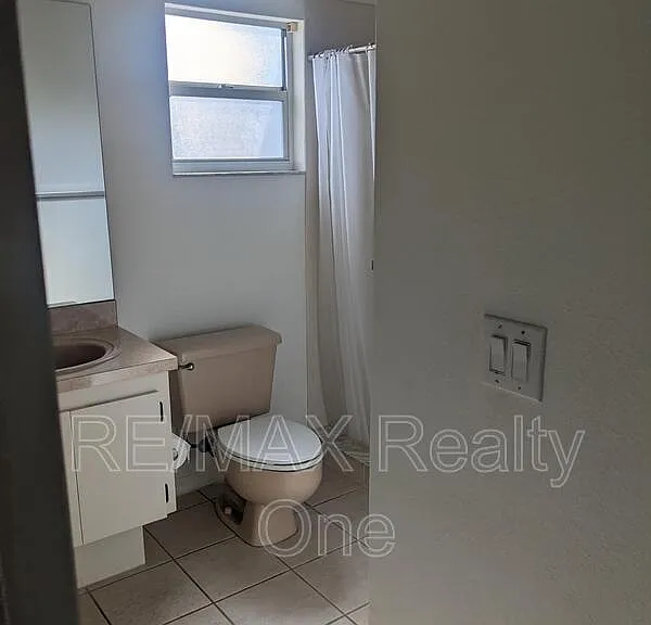 271 N Lombardy Point — Photo 12