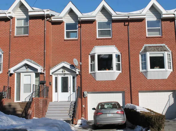 87 Lincoln Cross, Halifax, NS B3M 3S6