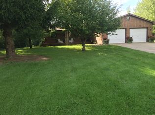 19974 Sunny Acres Rd, Petersburg, IL 62675