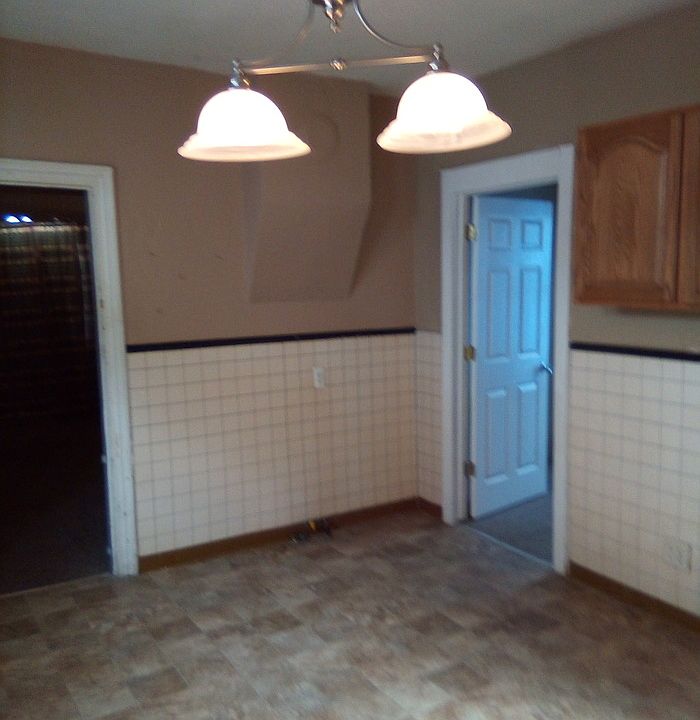 2nd image of 75 Deshler St