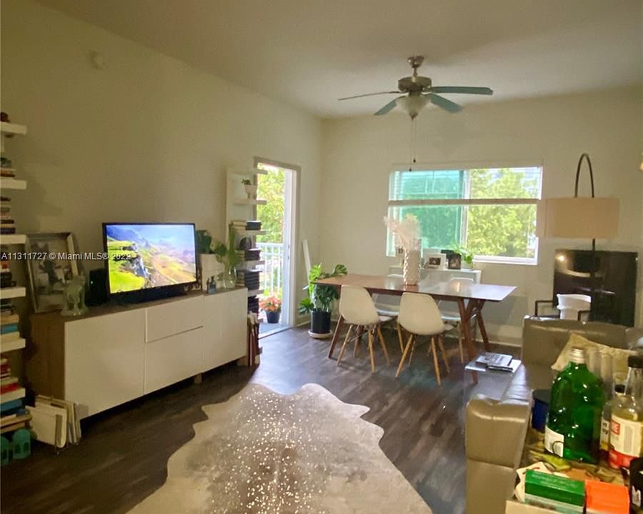1st image of 120 NE 16th St #2