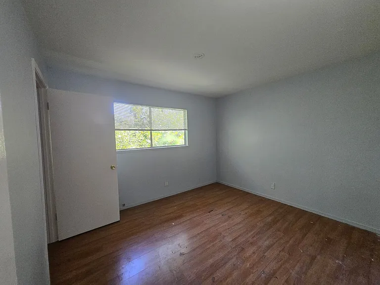 2615 D St #6 — Photo 15