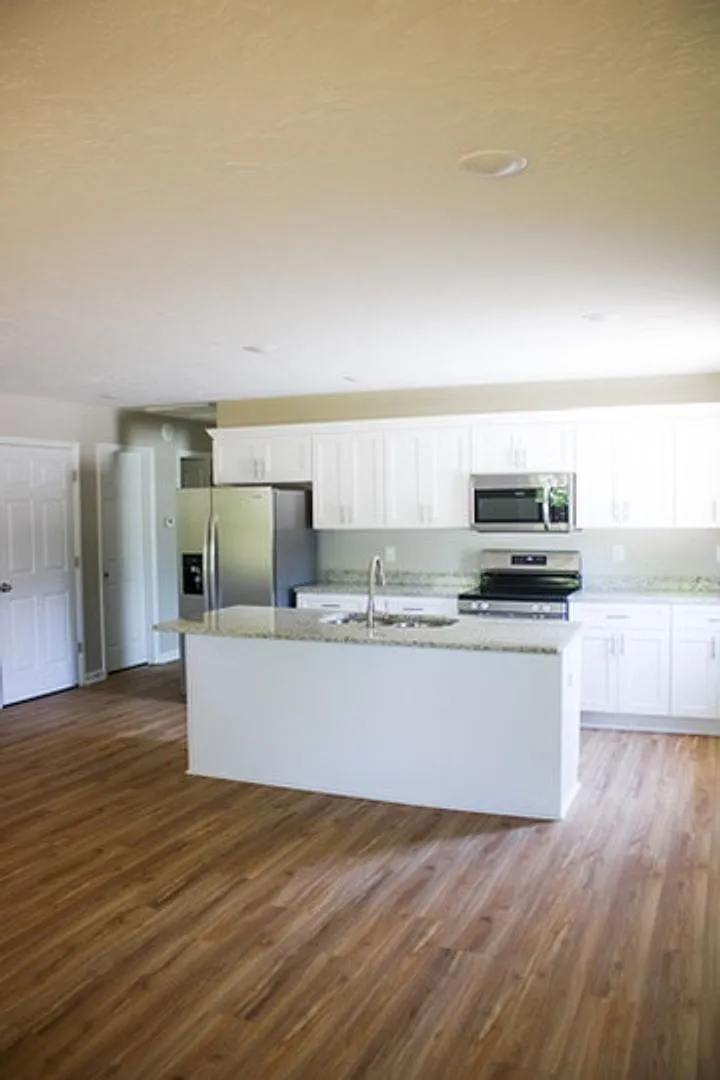 213 Bundrum Dr NW — Photo 2