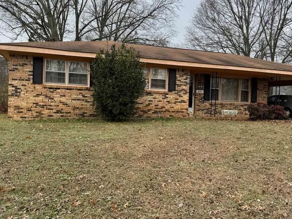 801 City Lake Dr, Russellville, AL 35653