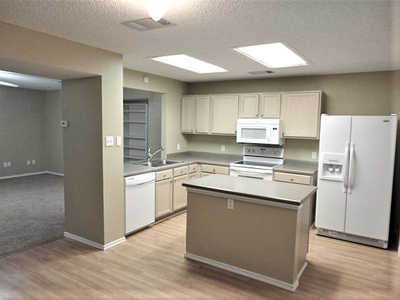 2nd image of 2617 Stapleford Dr