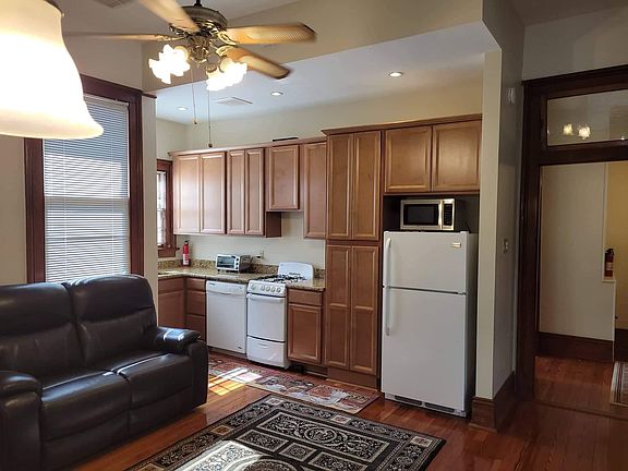 3rd image of 4514 Prytania St APT 6