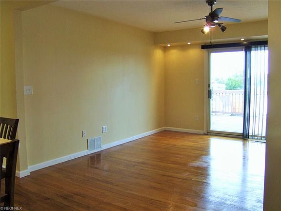 5th image of 17064 Cambridge Blvd
