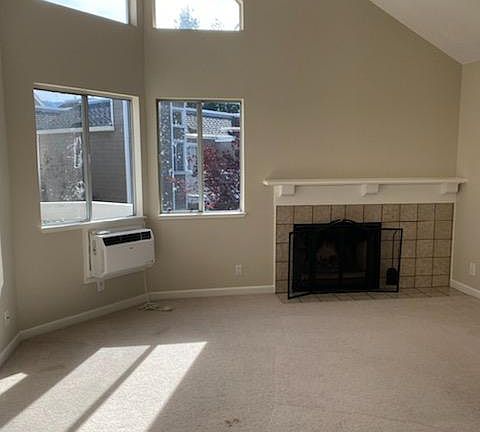 2nd image of 4862 Lakebird Pl