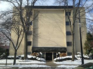 8650 Ferris Ave UNIT 204, Morton Grove, IL