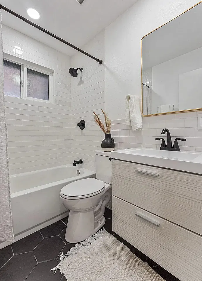 2 bed, 800 sqft, $3,500 — Photo 3