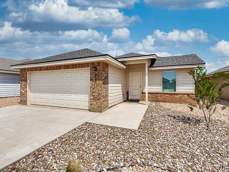 8207 E County Road 111 — Photo 1