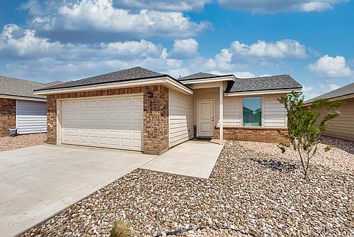 8207 E County Road 111 Photo 1