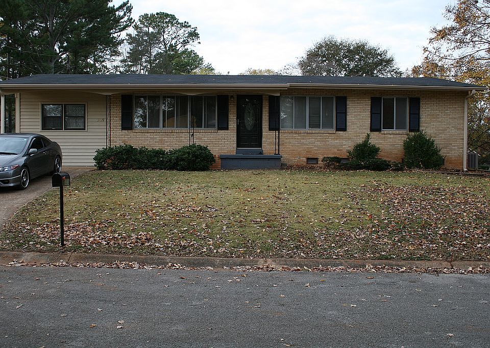 2nd image of 3019 S Morgan Cir SW