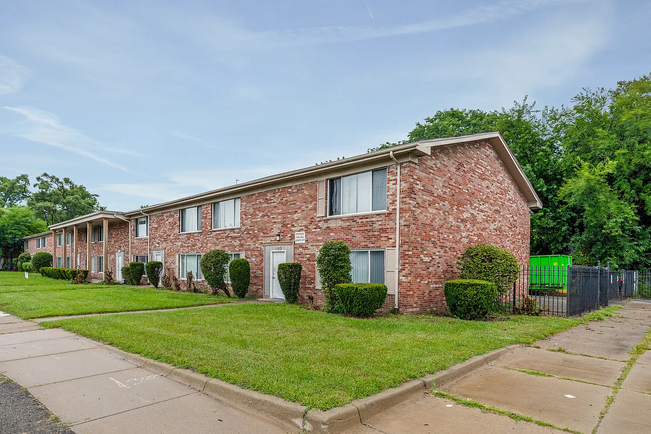 13910-60 Southfield — Photo 3