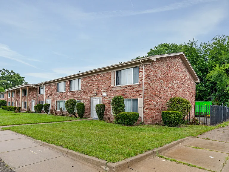 13910-60 Southfield — Photo 3