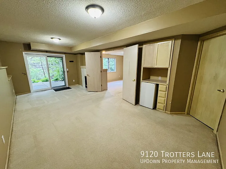 9120 Trotters Ln — Photo 33
