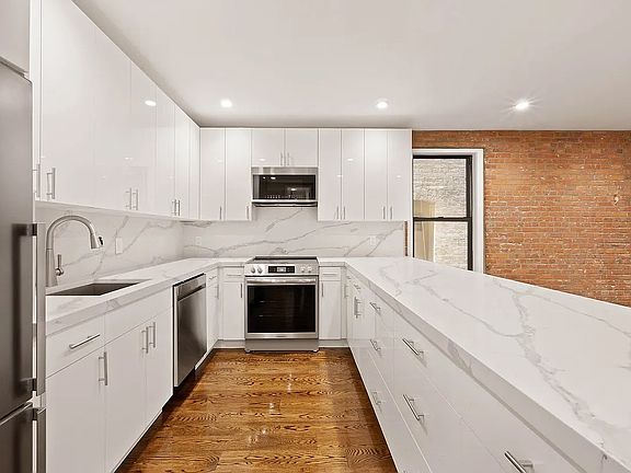 2nd image of 120 W 25th St APT 3E