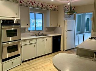 19 Irena Ave #106, Camarillo, CA 93012
