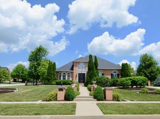 2 Currie Ct, Bloomington, IL 61704