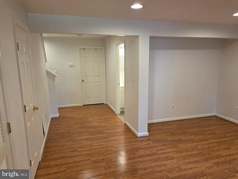 404 Pendleton Ln — Photo 22