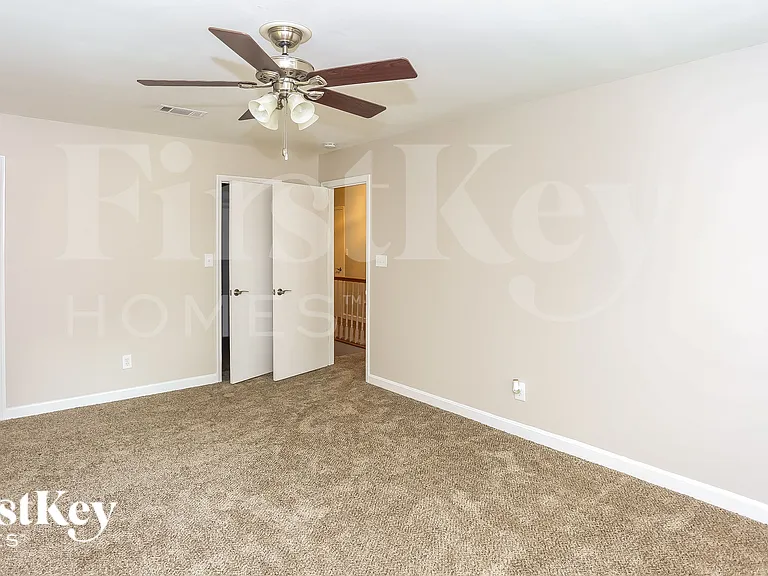 6404 Pencade Ln — Photo 8