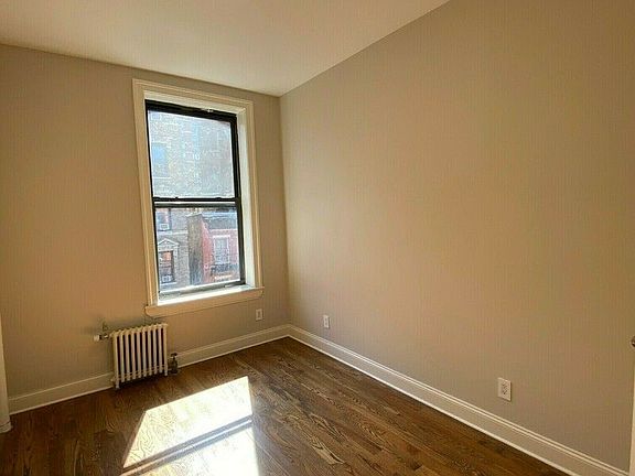 4th image of 223 W 20th St #A4