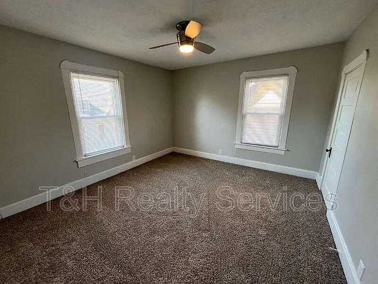 118 W 23rd St — Photo 7