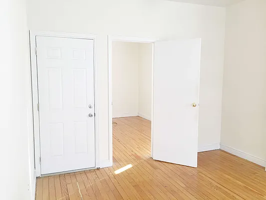 Rented by Compass | media 27