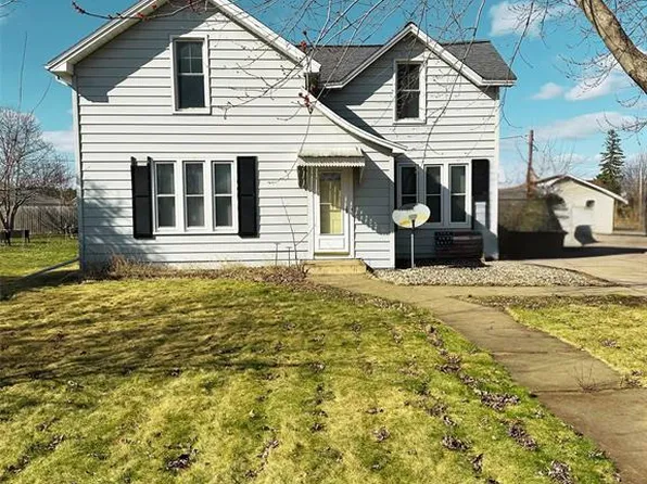 113 West Lincoln Avenue, Fall Creek, WI 54742