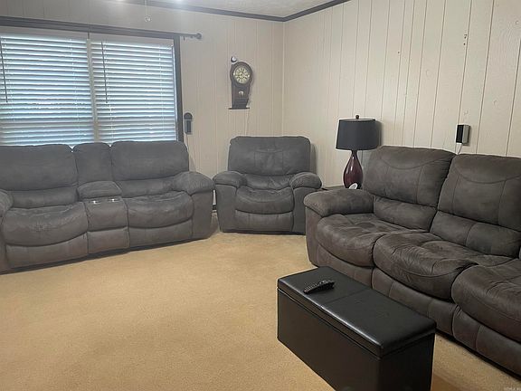 5th image of 709 Emerald Gardens Dr