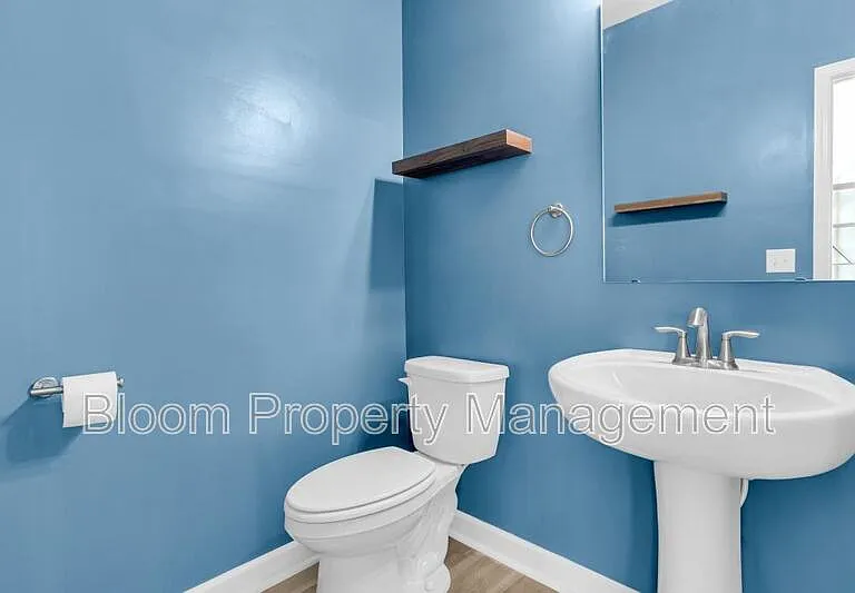 451 Carrara Dr — Photo 21