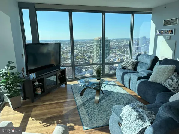 2101 Market St Unit 3506, Philadelphia, PA 19103