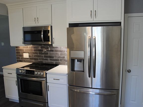 4th image of 9 Douglas Cir
