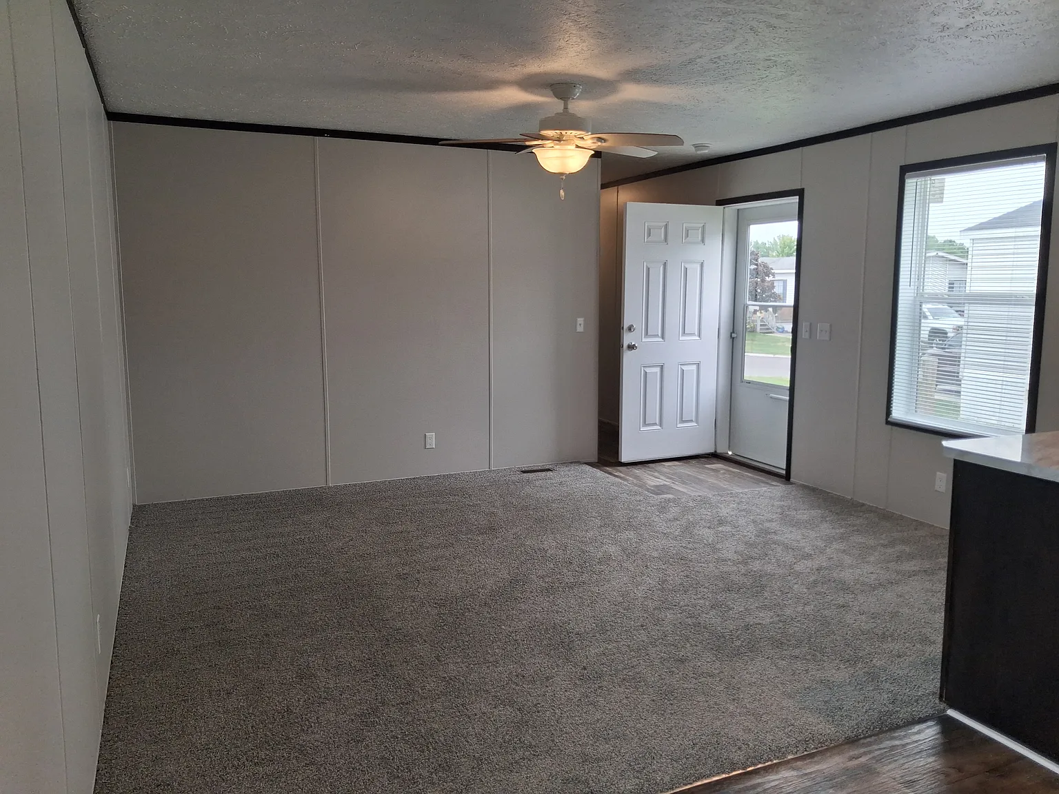 3 bed, 1056 sqft, $979 — Photo 4