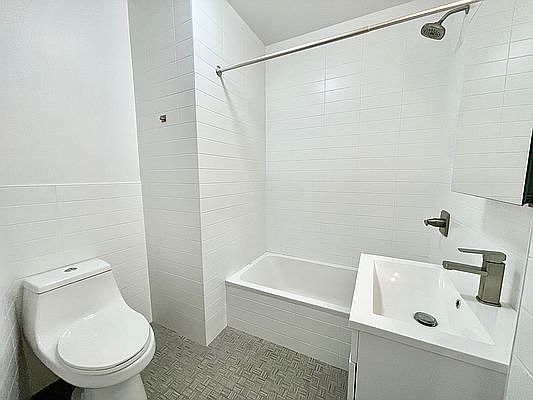 5th image of 975 Washington Ave #C311