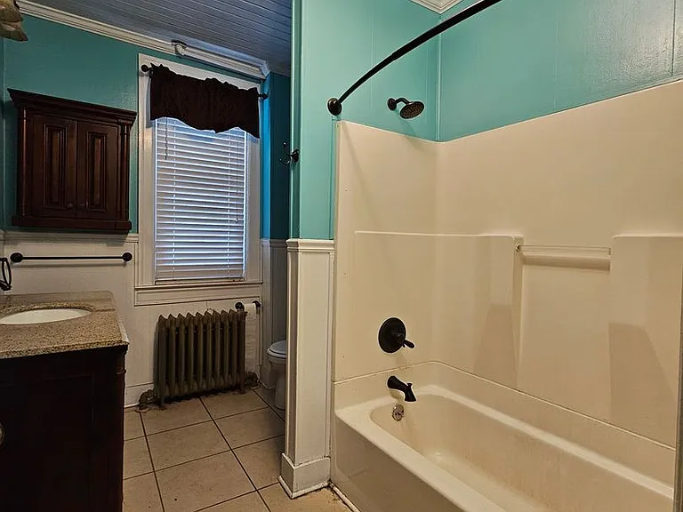 565 Trinity Rd — Photo 15