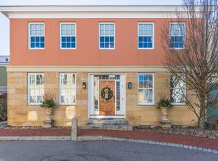 7 Vernon St, Newburyport, MA 01950