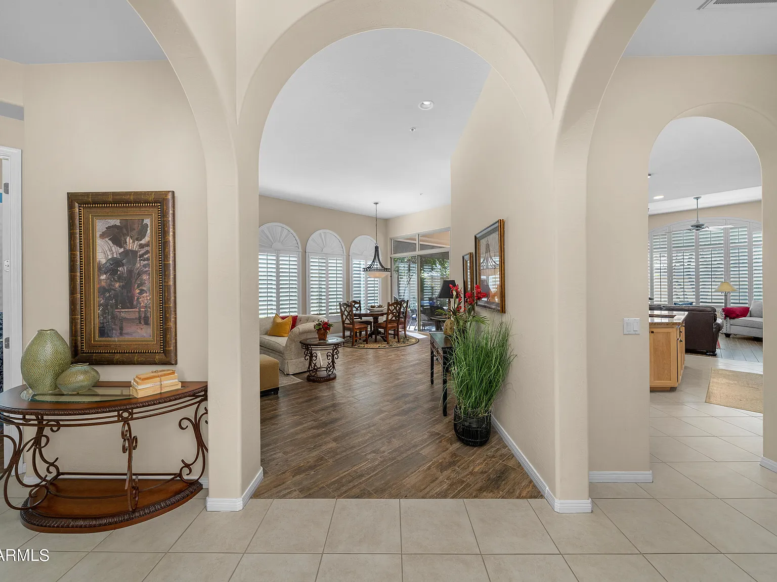 3 bed, 2.0 bath, 2366 sqft, $4,200 — Photo 2