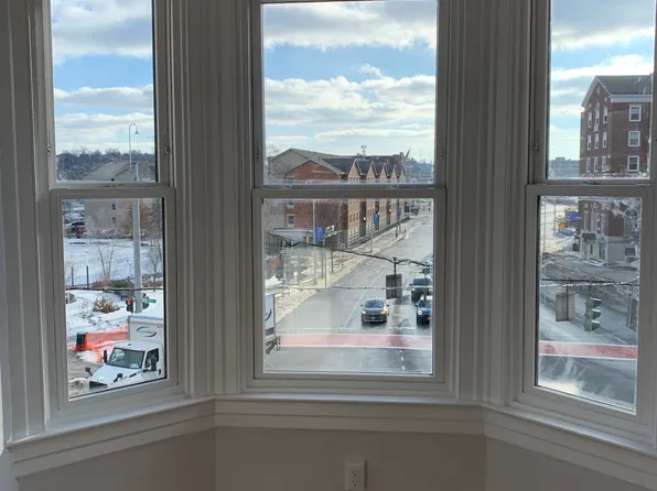 3 State St #A, Schenectady, NY 12305