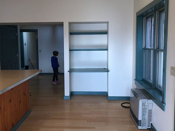5th image of 165 Main St APT B