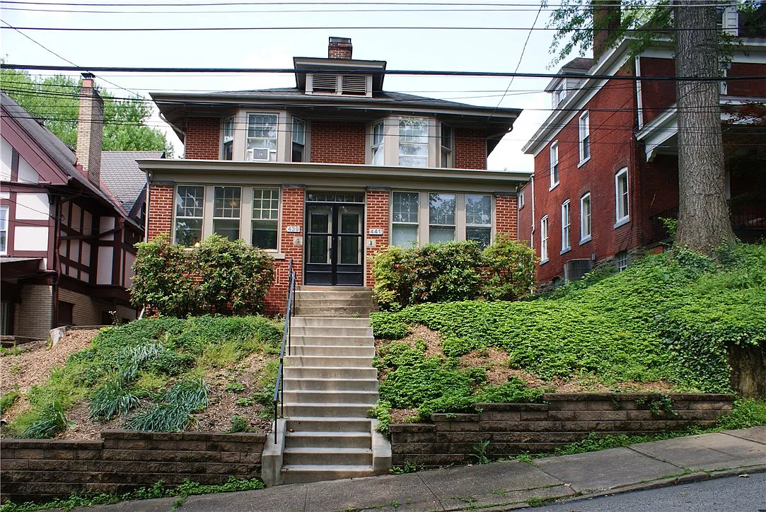 439 Locust St photo 1