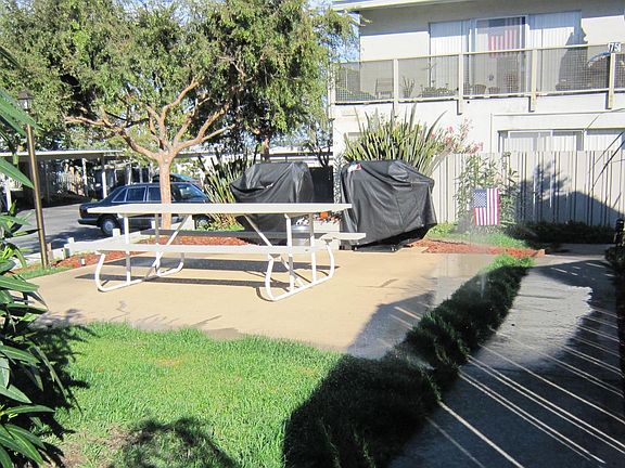 3rd image of 2207 Hastings Dr #77