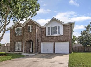 602 Oak Berry Dr, Kemah, TX 77565