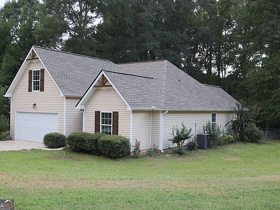 3rd image of 61 Concord Ct
