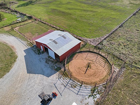 3rd image of 2667 Roland Rd