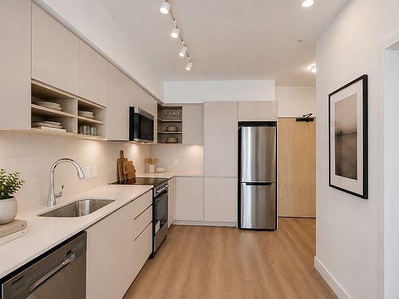 4th image of 635 Chatham St #1556757